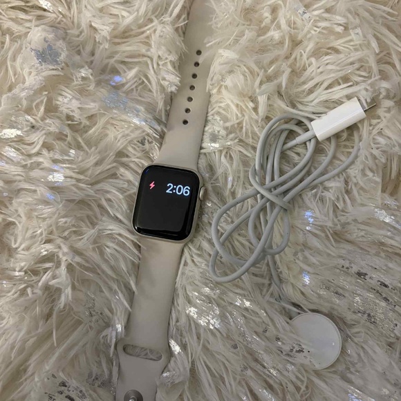 APPLE WATCH GEN 2 - Picture 1 of 1